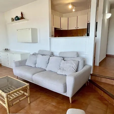 Puig Padro 10 1-1 L'Escala